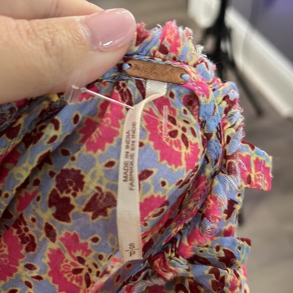 Free People Pink and Blue Floral Dress With Ruffle and Smocked Detail Size Small - Picture 7 of 9